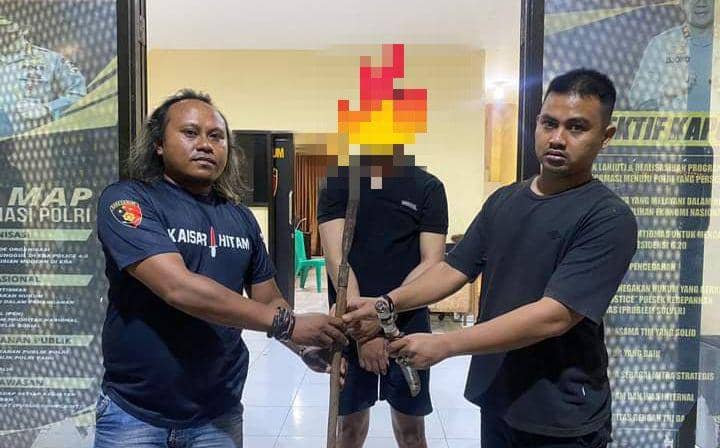 Foto tersangka ketika diamankan Polres Bima Kota (Dok/Istimewa)