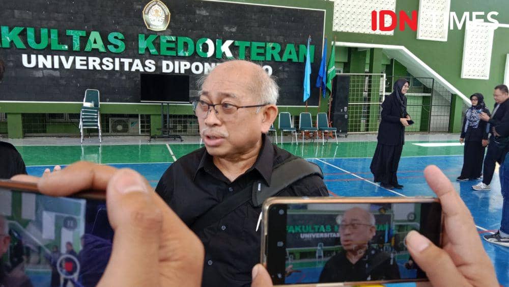 Guru Besar Fakultas Kedokteran (FK) Undip Semarang, Prof Zainal Muttaqin. (IDN Times/Fariz Fardianto)