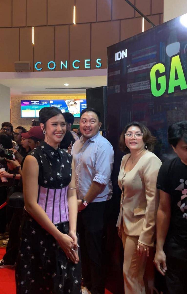 Red carpet film Seni Memahami Kekasih (IDN Times/Erfah Nanda)