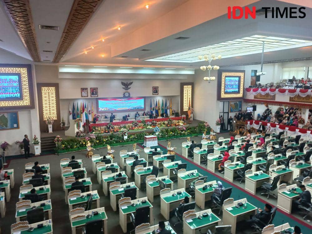 Separuh Legislator Absen Paripurna Pelantikan DPRD Lampung 2024-2029