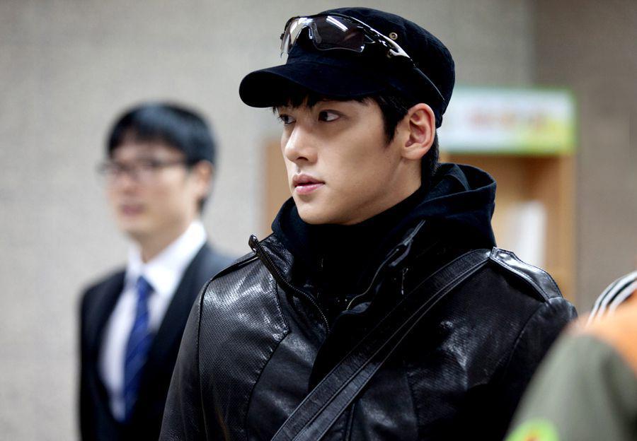 Ji Chang Wook dalam drama Healer (dok. KBS/Healer)