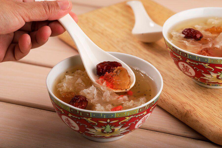 Ilustrasi wedang ronde (freepik.com/ikarahma)