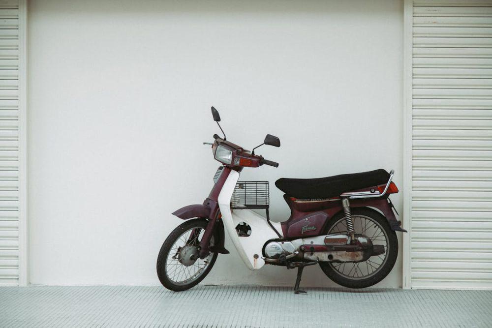 ilustrasi motor klasik (Pexels.com/Nikita Belokhonov)