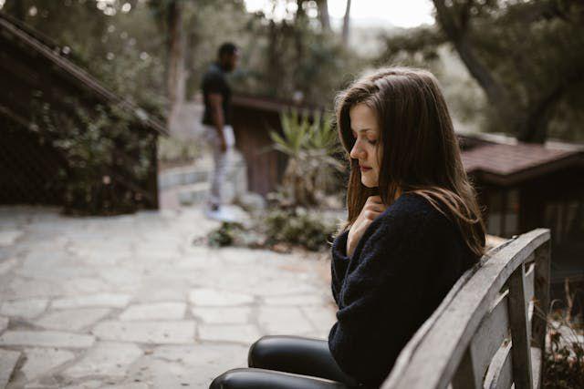 5 Dampak Negatif Love Bombing terhadap Kesehatan Emosional