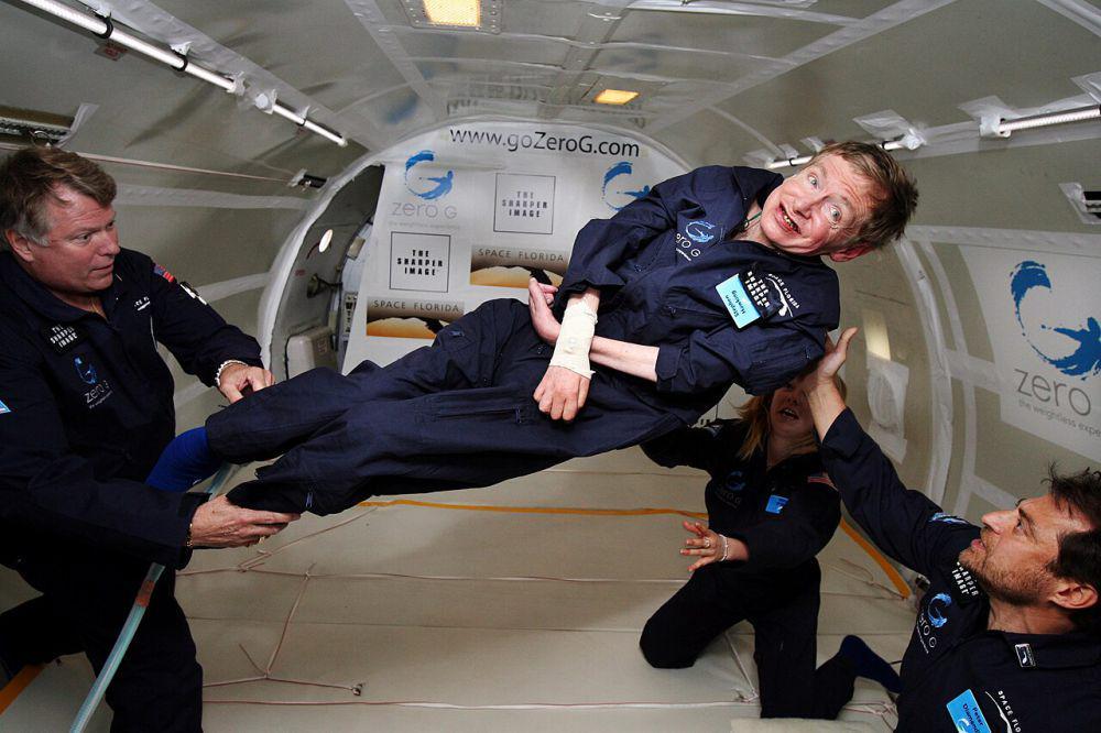 Stephen Hawking (commons.wikimedia.org/Jim Campbell/Aero-News Network)