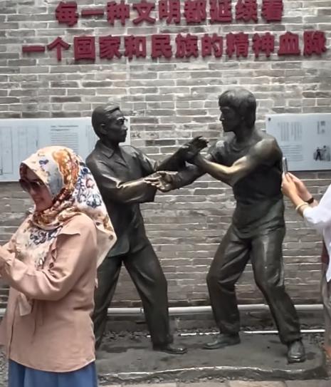 Ricky Harun berkunjung ke rumah Bruce Lee di Hong Kong (instagram.com/rickyharun)