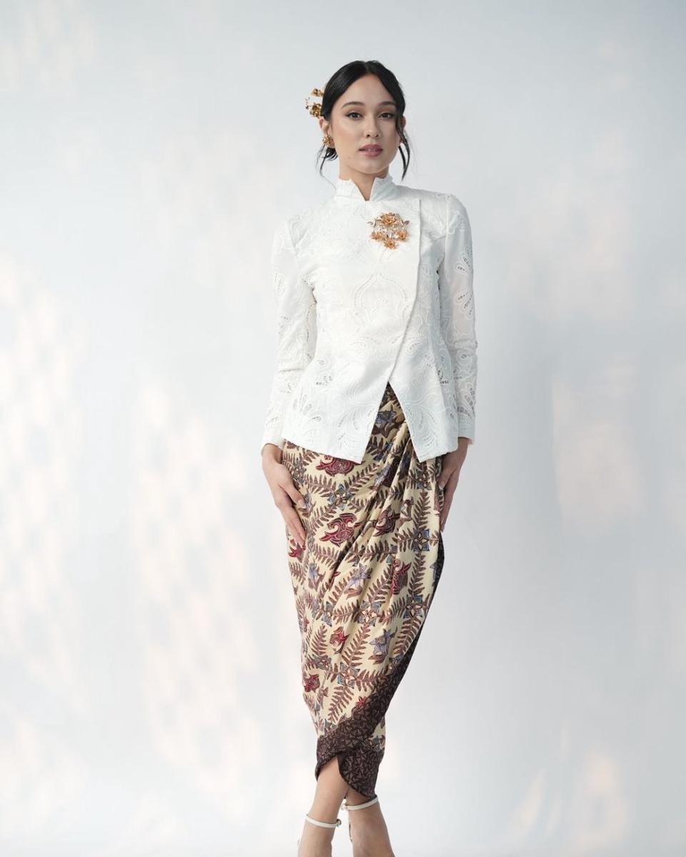 inspirasi style etnik Yasmin Napper (instagram.com/yasminnapper)