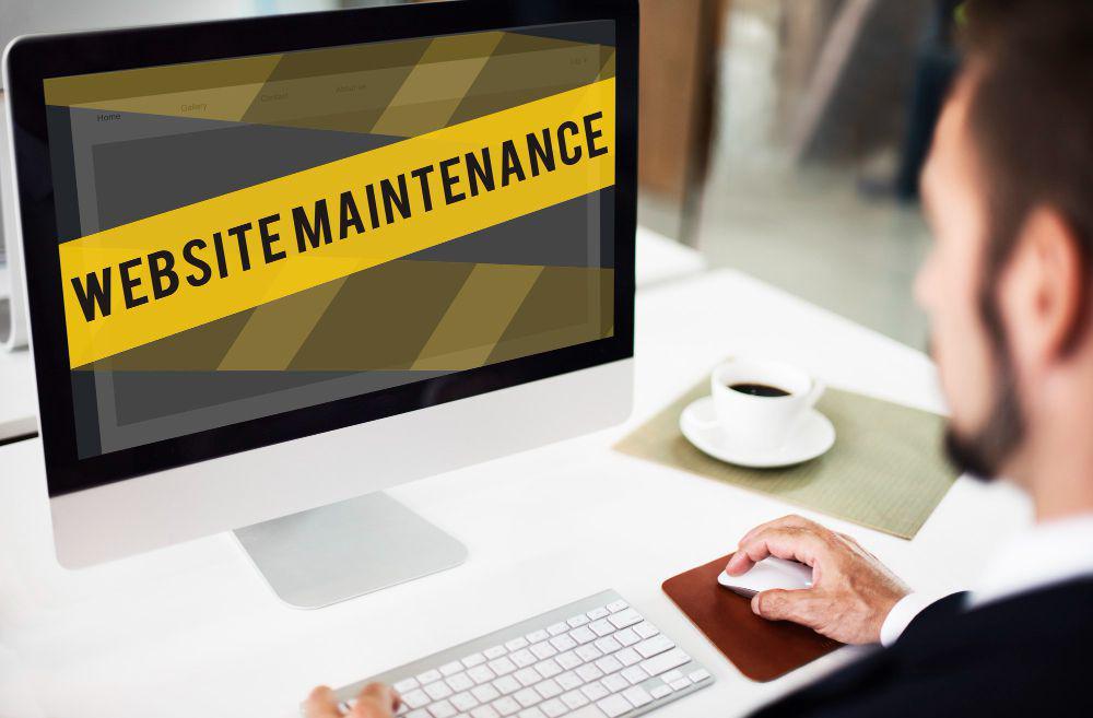 ilustrasi situs sedang dalam maintenance (freepik.com/rawpixel.com)