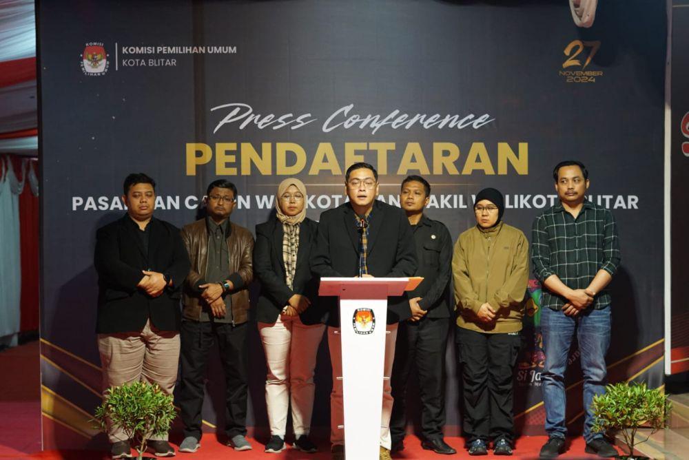 KPU Kota Blitar saat mengumumkan paslon yang mendaftar. IDN Times/ istimewa