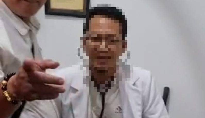 Seorang dokter di Kota Balikpapan berinisial FT diduga melakukan tindakan asusila terhadap pasiennya saat melakukan pemeriksaan di sebuah klinik di Balikpapan, Sabtu (30/8/2024). Foto istimewa