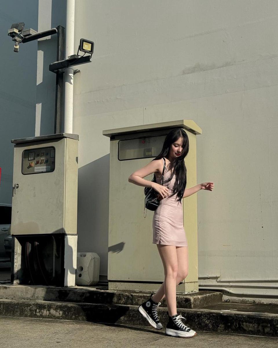 outfit Jan Ployshompoo (instagram.com/janhae)