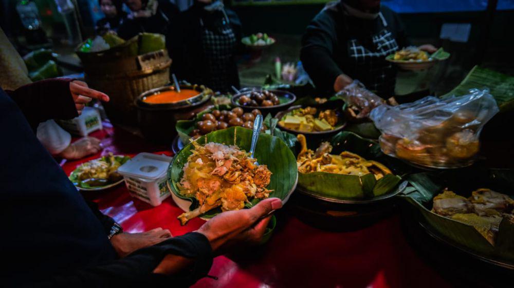 Mengenal Nasi Ayam Semarang, Kuliner Lezat yang Mirip Gudeg!