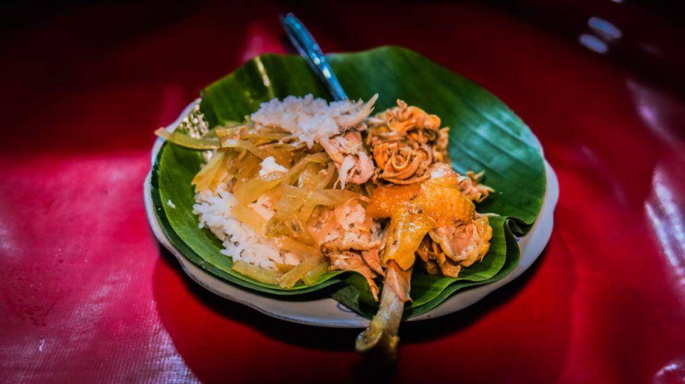 ilustrasi nasi ayam khas Semarang (wonderfulimages.kemenparekraf.go.id)
