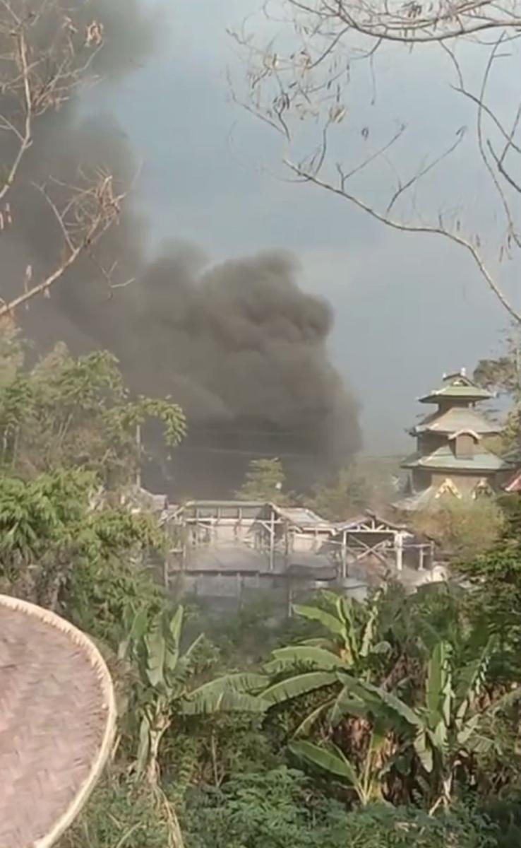Kepulan asap kebakaran dari Jatim Park 3. (IDN Times/istimewa)
