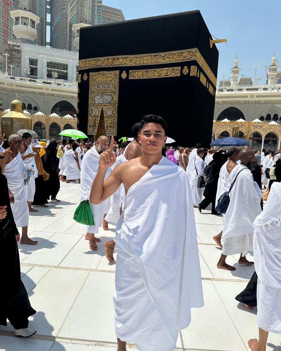 potret pemain timnas ibadah umrah (instagram.com/ferarrimuhammad)