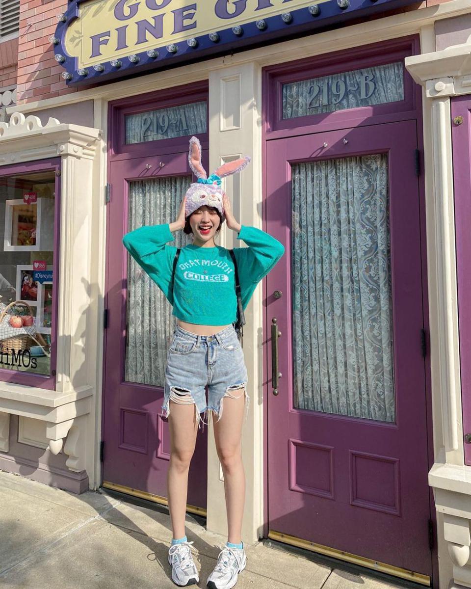 outfit Jan Ployshompoo (instagram.com/janhae)