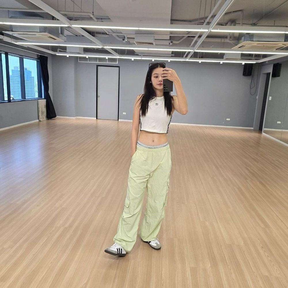outfit Namtan Tipnaree (instagram.com/namtan.tipnaree)