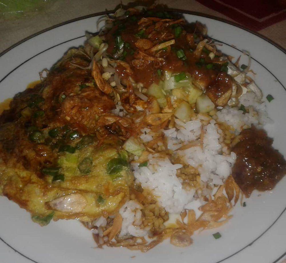 Nasi Lengko (Instagram/@nasilengkokhascirebon)