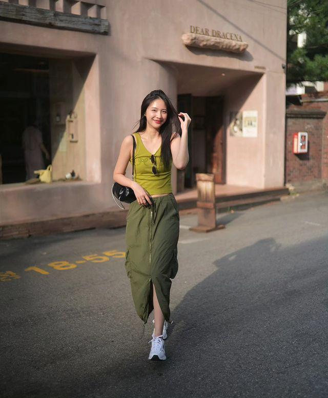 outfit Jan Ployshompoo (instagram.com/janhae)
