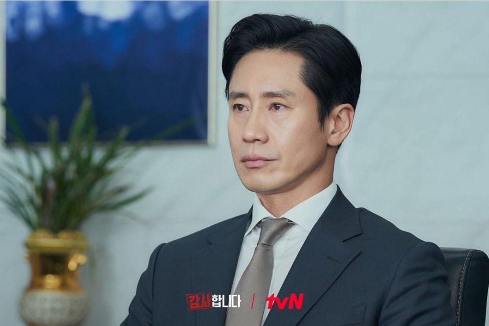 Shin Ha Kyun di drama The Auditors (instagram.com/tvn_drama)