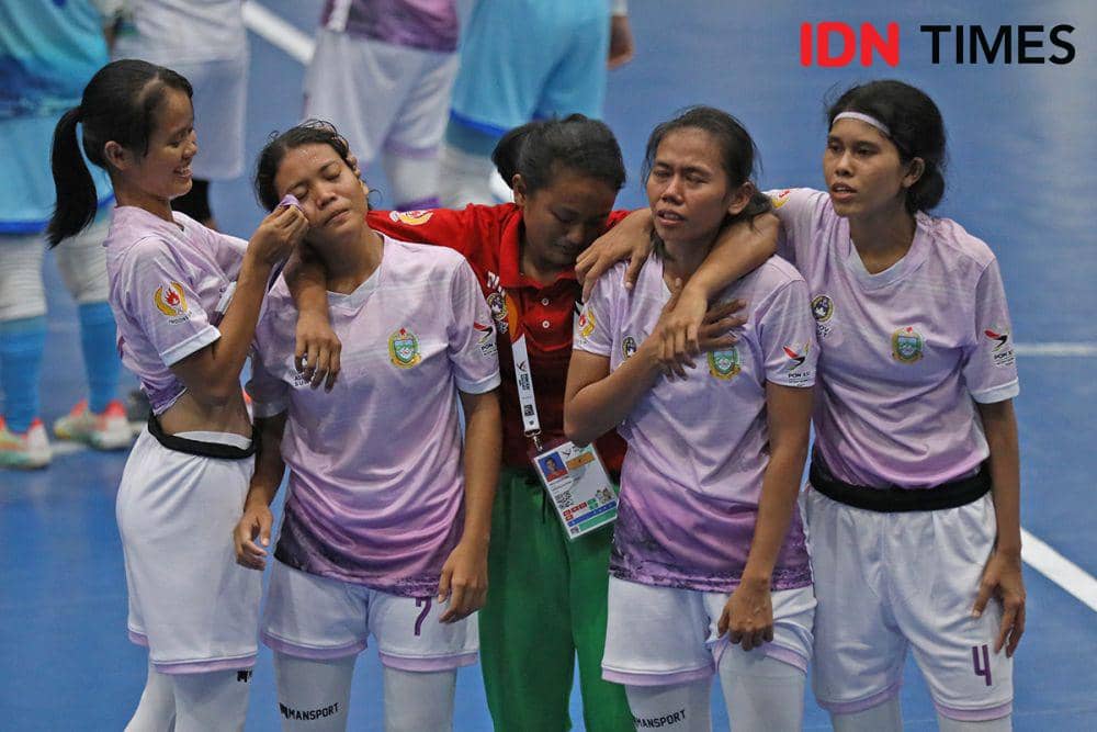 Tim Futsal Putri Sumut Berhasil Taklukkan Papua Pegunungan pada babak penyisihan PON 2024 di GOR Dispora Sumut, Selasa (3/9/2024). (IDN Times/Arifin Al Alamudi)