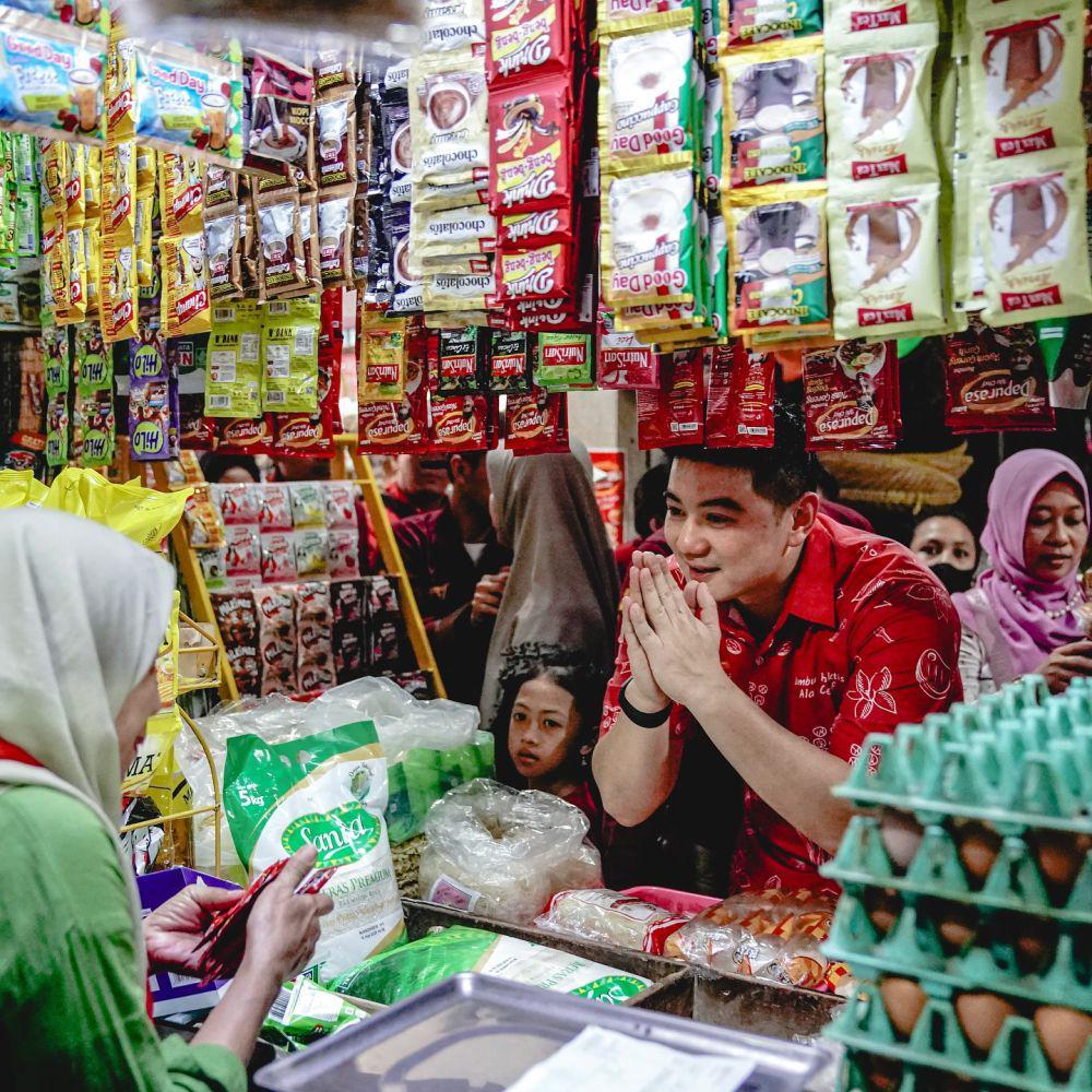 potret Arnold Poernomo di Pasar Pahing, Surabaya (instagram.com/arnoldpo)