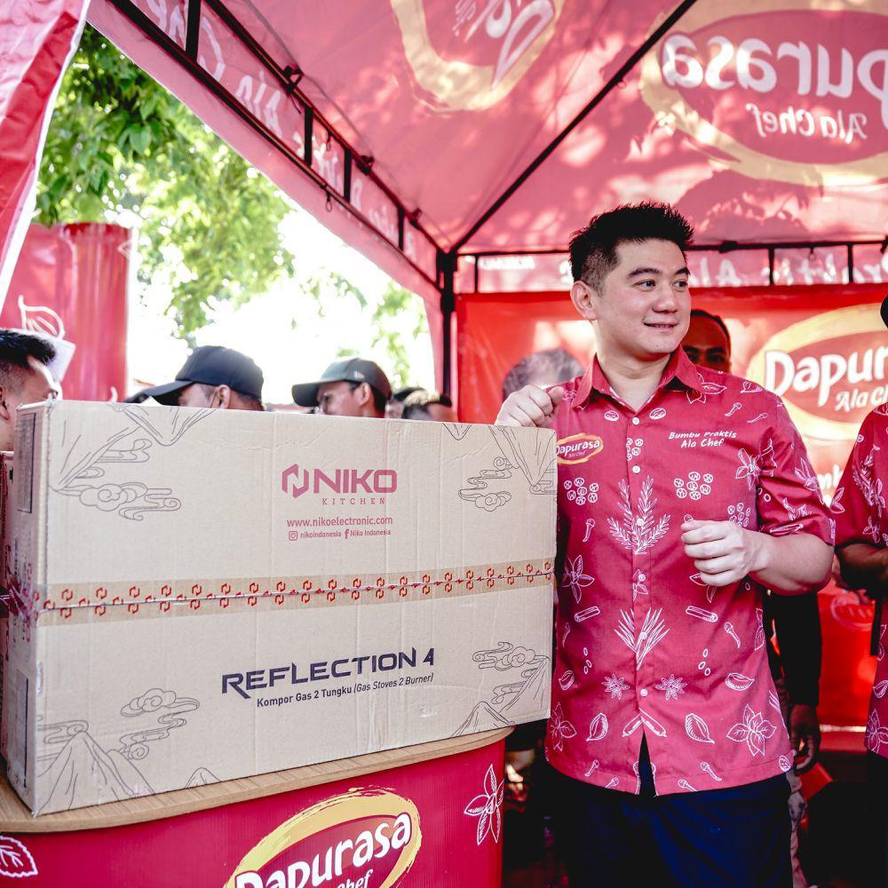 potret Arnold Poernomo di Pasar Pahing, Surabaya (instagram.com/arnoldpo)