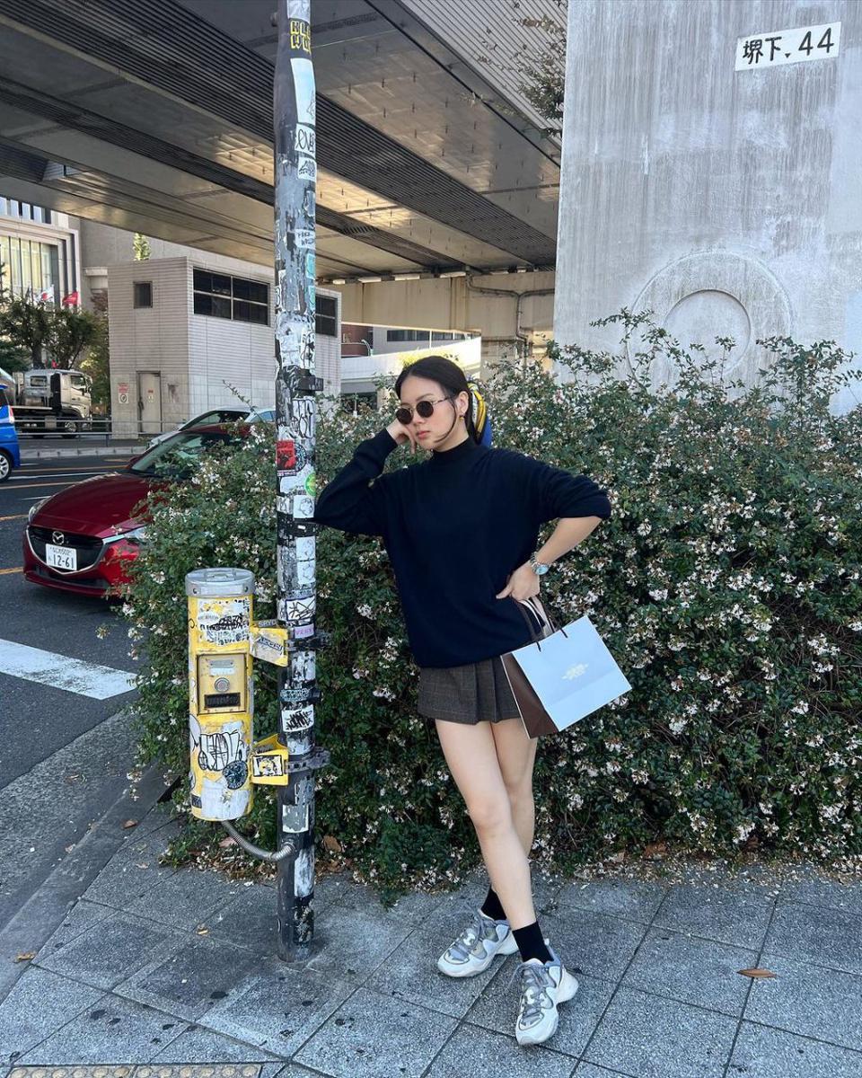 outfit Minnie Phantira (instagram.com/mintira.q)