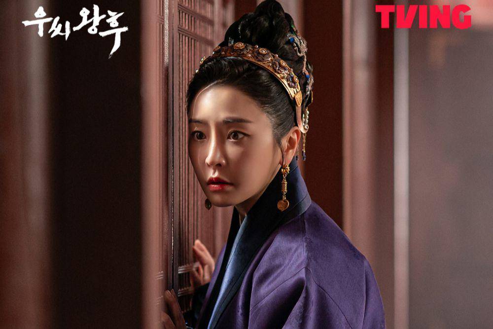 still cut drama Queen Woo (instagram.com/tving.official)
