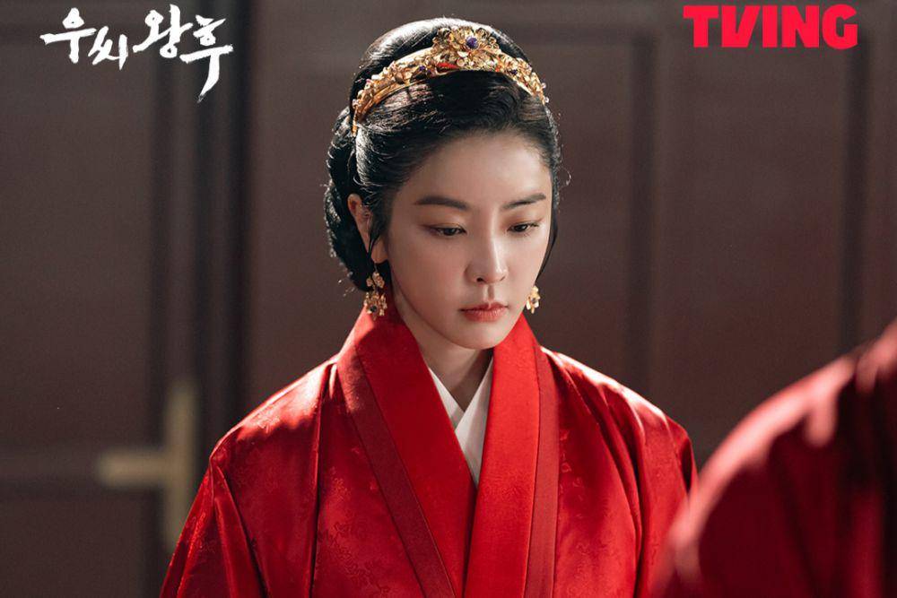 still cut drama Queen Woo (instagram.com/tving.official)