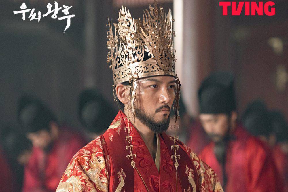 still cut drama Queen Woo (instagram.com/tving.official)
