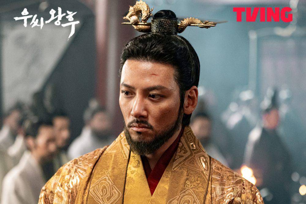 still cut drama Queen Woo (instagram.com/tving.official)