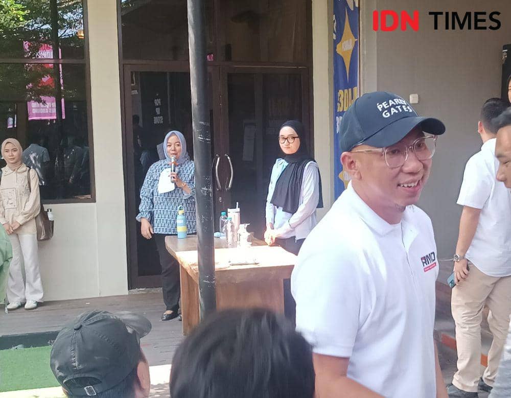 Bakal Calon Gubernur Lampung dan Wakil Gubernur Lampung, Rahmat Mirza Djausal dan Jihan Nurlela menggelar media gathering bersama awak media. (IDN Times/Tama Yudha Wiguna).