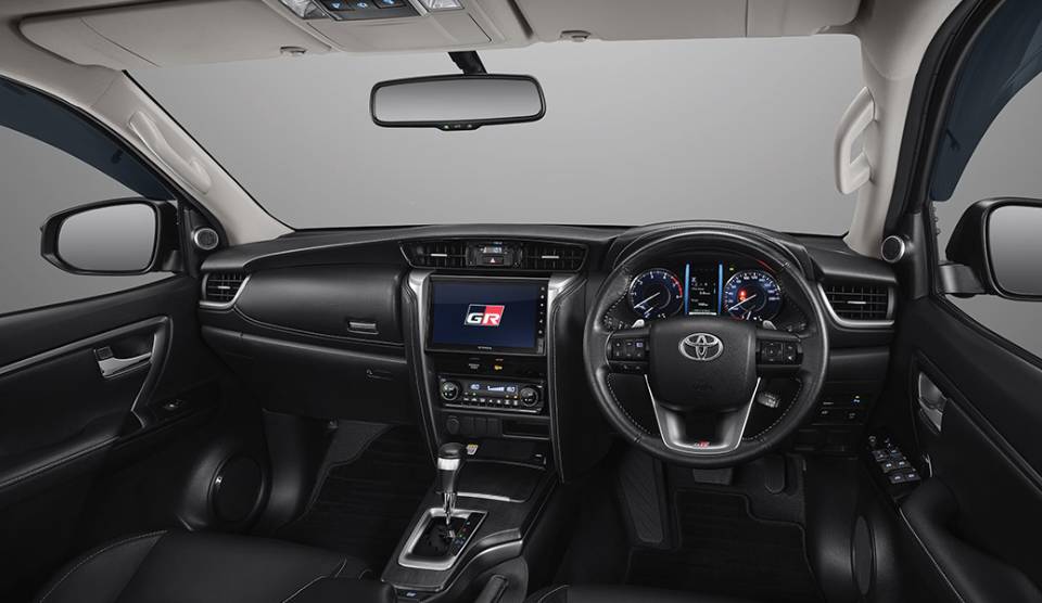 Toyota Fortuner (toyota.astra.co.id)