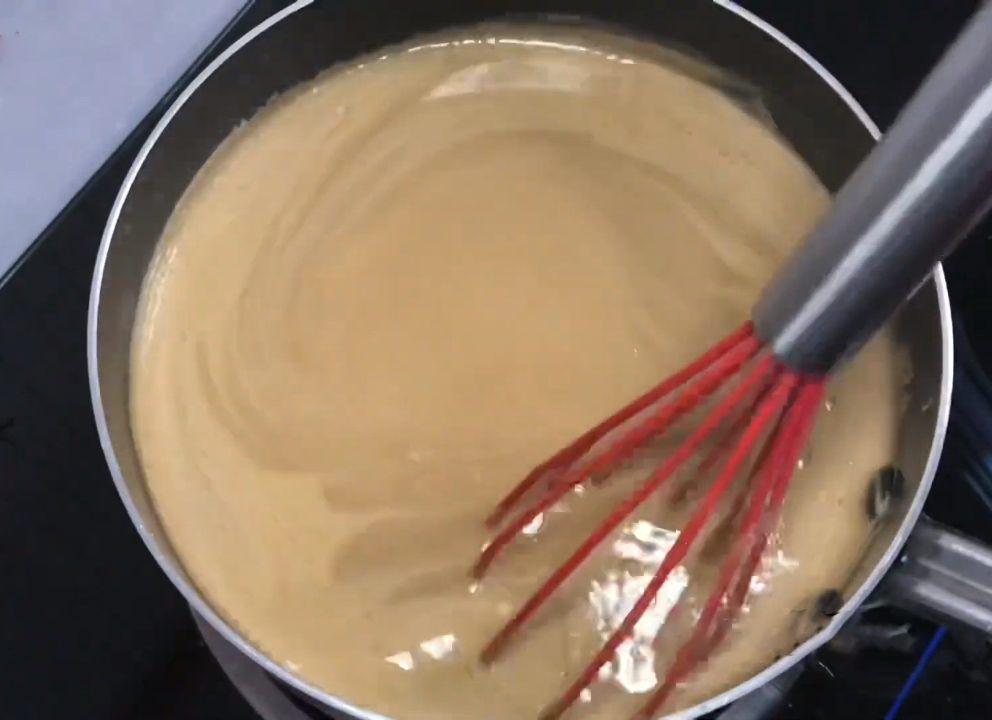 ilustrasi membuat puding kopi (YouTube.com/Ummi fatma cooking)