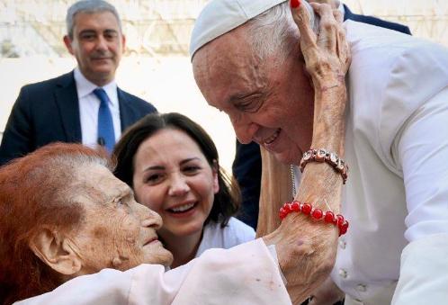ilustrasi melayani masyarakat (pexels.com/franciscus)