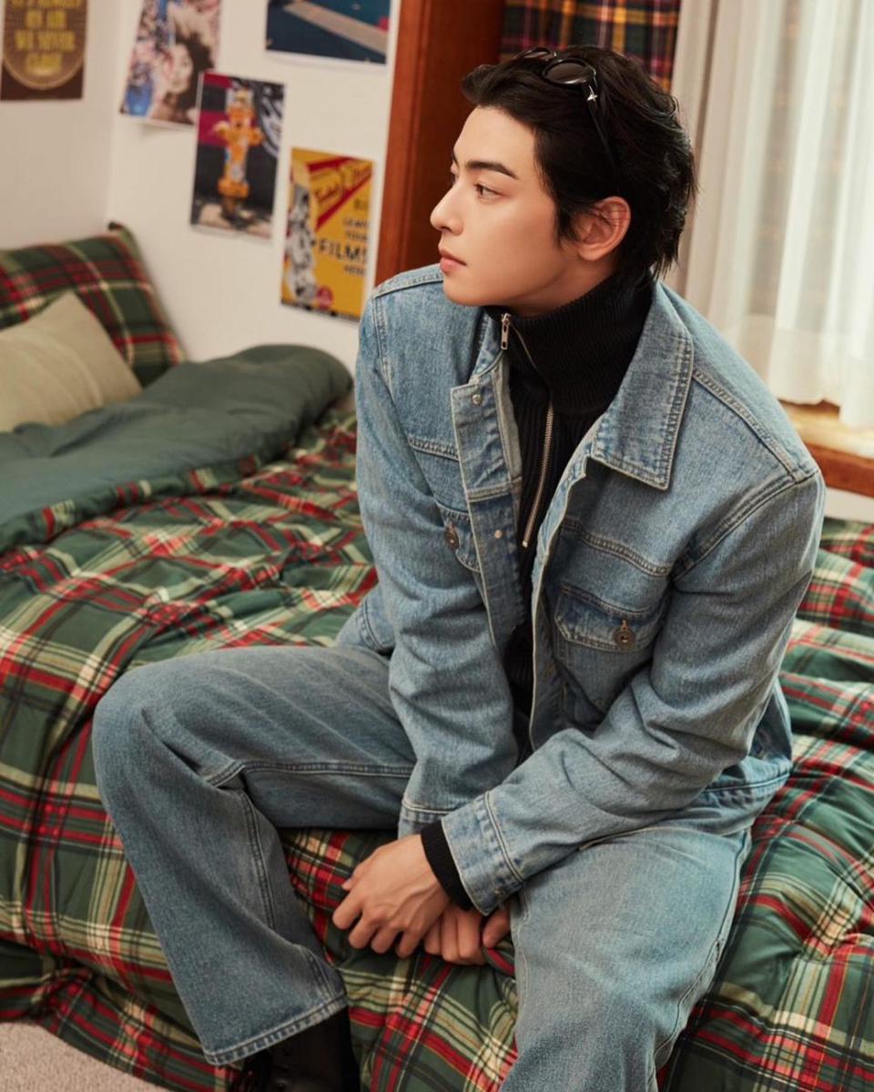 outfit ala Cha Eun Woo (instagram.com//@eunwo.o_c)