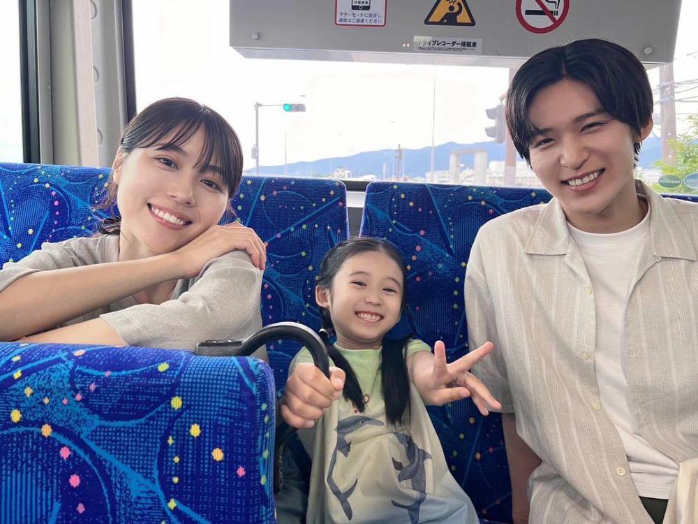 potret Kasumi Arimura, Rana Izutani, dan Ren Meguro di balik layar drama Umi no Hajimari (instagram.com/umi_no_hajimari)