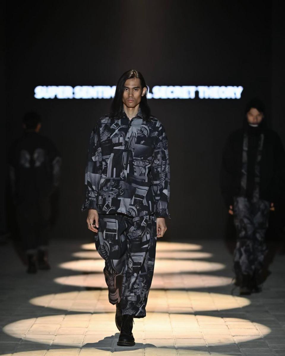 Super Sentimental Secret Theory (SSST) di Plaza Indonesia Men's Fashion Week (instagram.com/plazaindonesia)