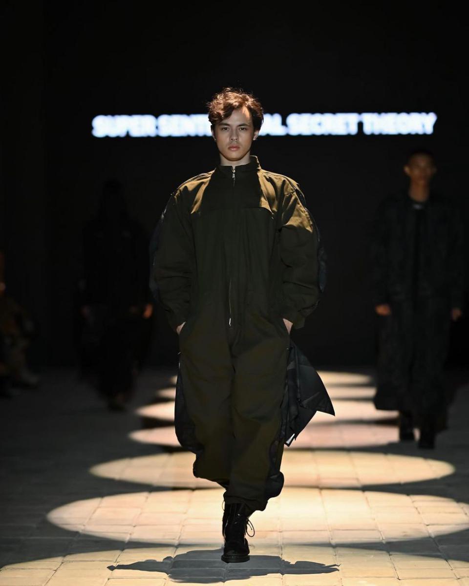 Super Sentimental Secret Theory (SSST) di Plaza Indonesia Men's Fashion Week (instagram.com/plazaindonesia)