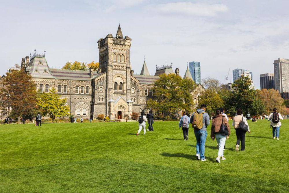 potret University of Toronto (instagram.com/uoft)