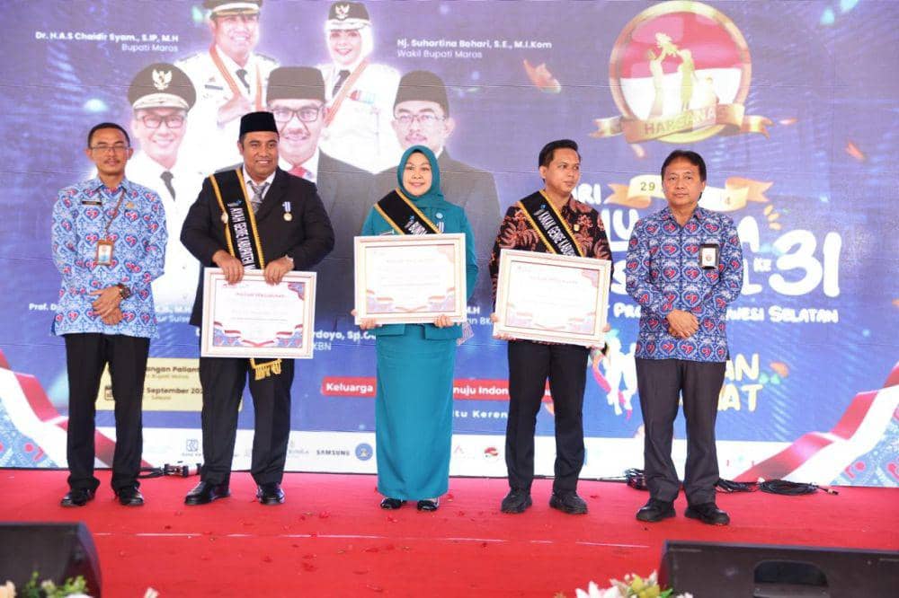 Kepala Perwakilan BKKBN Sulsel, Shodiqin (paling kiri) di acara Harganas di Maros, Senin (2/9/2024)/Istimewa