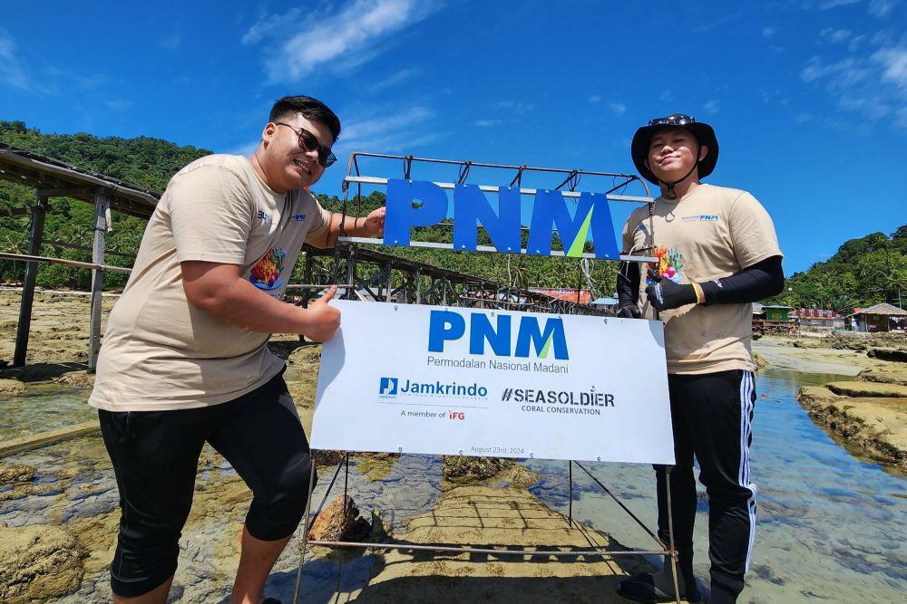 PNM Tanam Mangrove dan Terumbu Karang di Kalimantan
