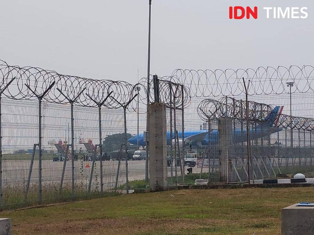 Menteri Yaqut Sambut Kedatangan Paus Fransiskus di Bandara Soetta