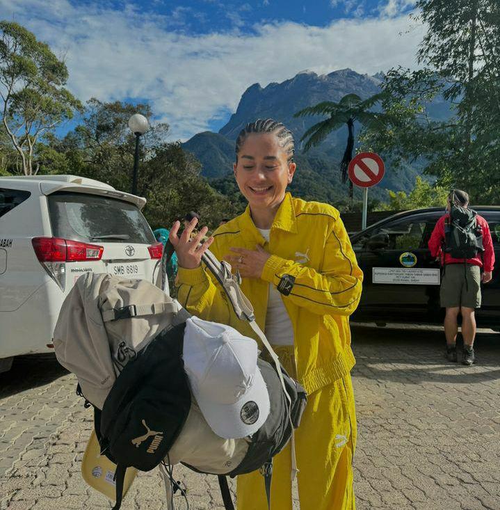 potret Farida Nurhan mendaki Gunung Kinabalu (instagram.com/farida.nurhan)
