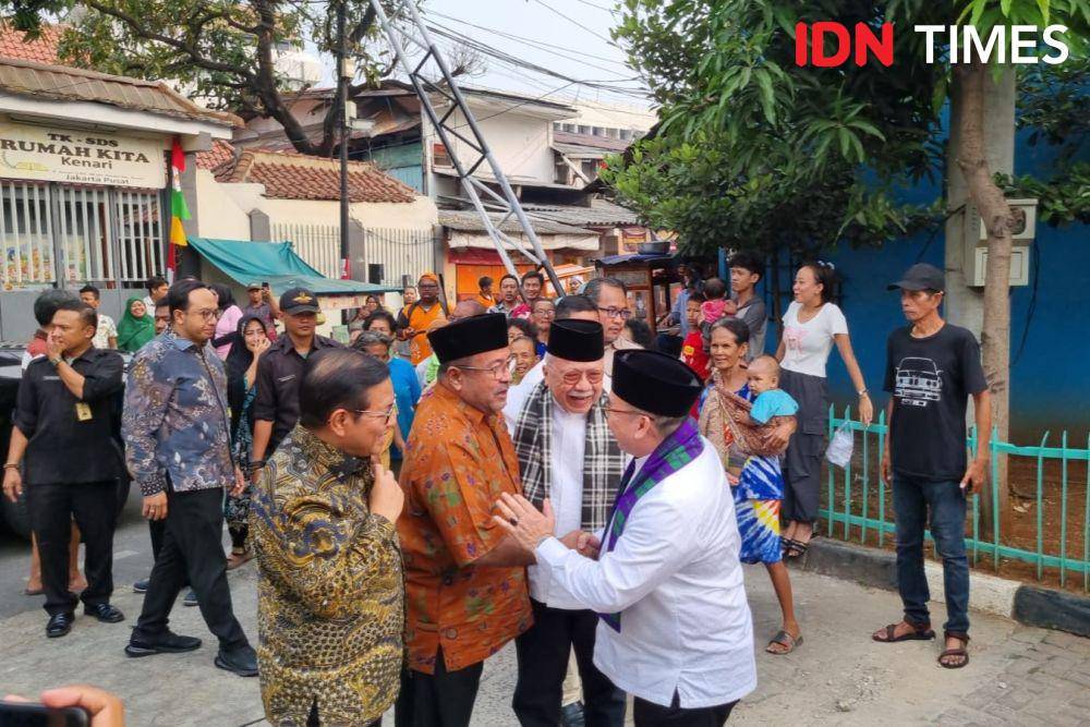 Bakal calon Gubernur dan bakal calon Wakil Gubernur DKI Jakarta, Pramono Anung-Rano Karno bertemu dengan mantan Gubernur DKI Jakarta 2007-2012, Fauzi Bowo atau Foke. (IDN Times/Ilman Nafi'an)