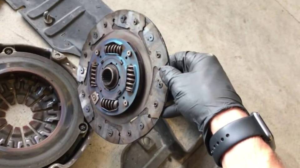 Ilustrasi plat kopling mobil (safetybrakeandclutch.co.za)