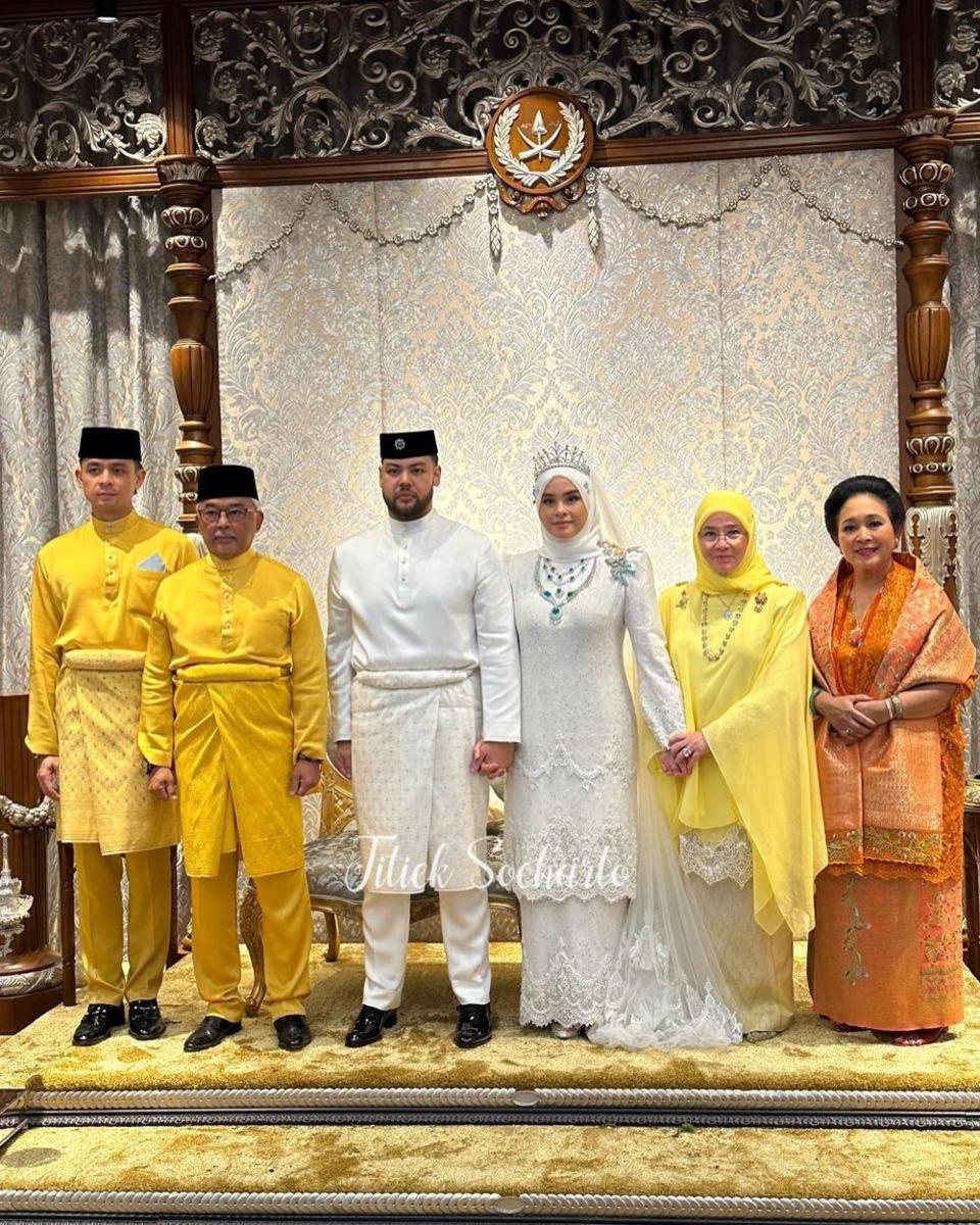 potret Titiek Soeharto di pernikahan putri Kerajaan Pahang (instagram.com/titieksoeharto)