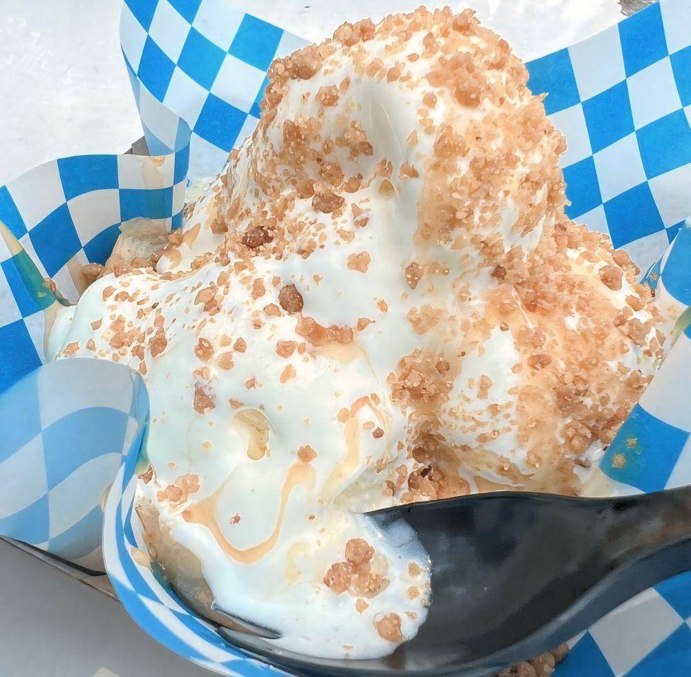 Es krim karambol di Kanvok (instagram.com/ui.enak)