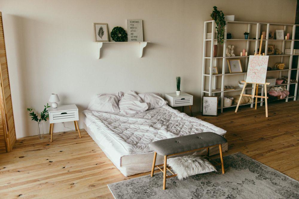ilustrasi kamar tipe studio (pexels.com/Dmitry Zvolskiy)